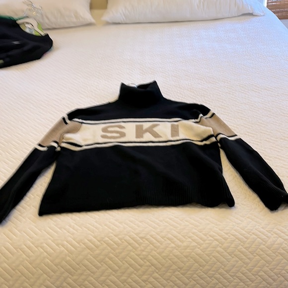 CeCe Sweaters - Ski Cece black and tan sweater sz m